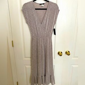 NWT Caution To The Wind stretchy dress, taupe and white, Sz L